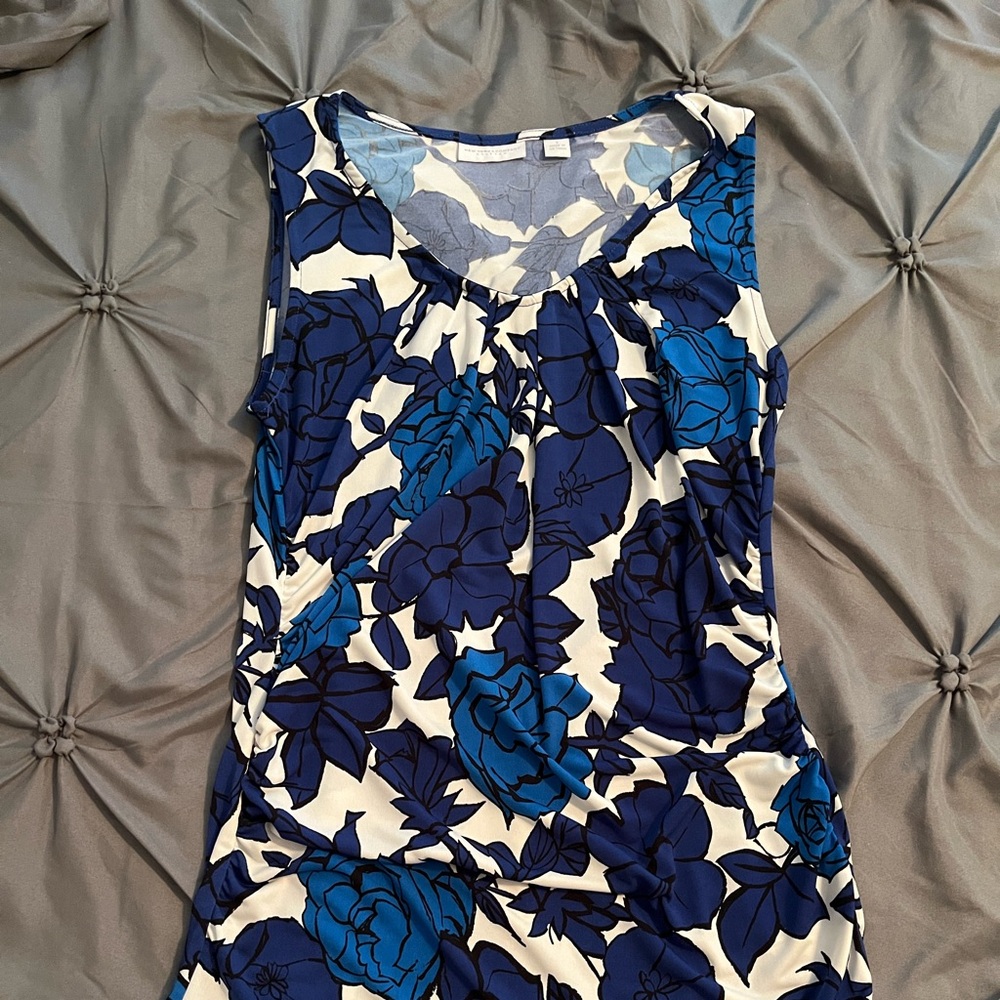 NY & Company size S Blue flower sleeveless top